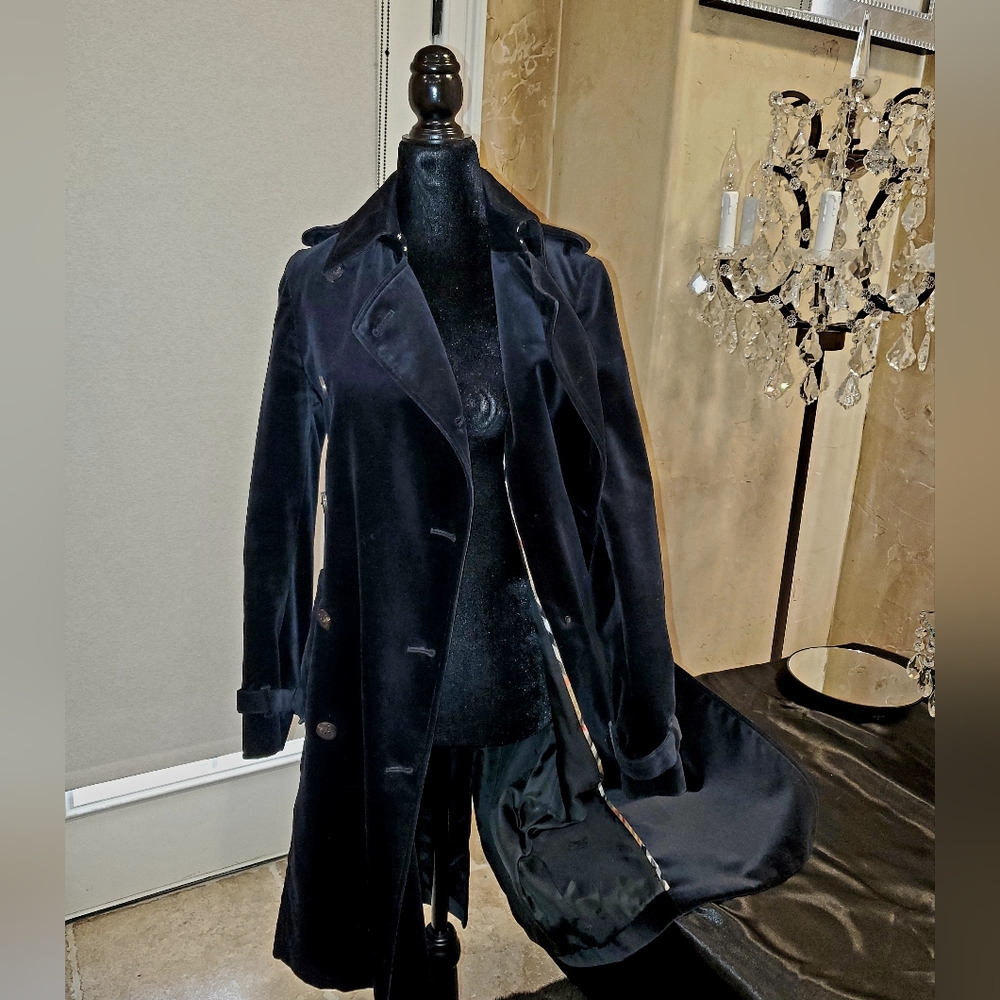 Burberry Black Velvet Vintage Trench Coat Classic Burberry Design Size US 2 UK 4